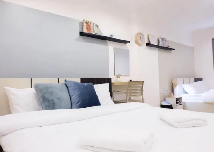 Spacious 4brtownhouse Bts Onnut 10 Sleeps With Parking Apartamento Bangkok