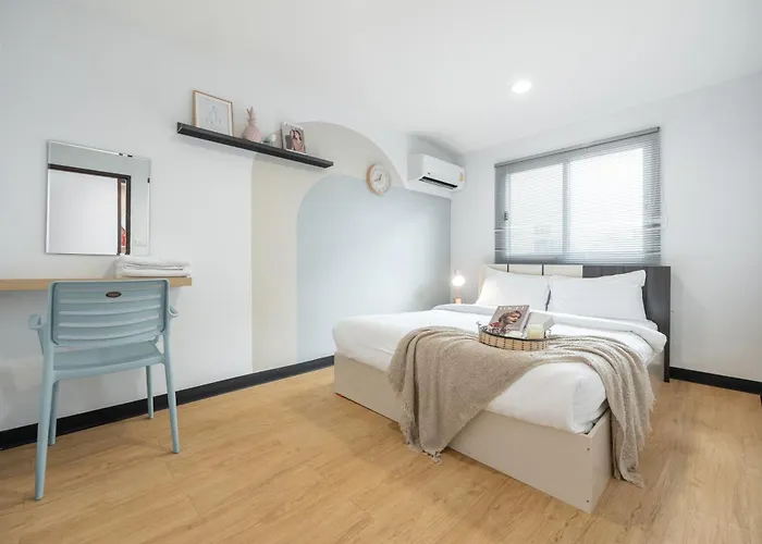 Apartamento Spacious 4brtownhouse Bts Onnut 10 Sleeps With Parking Bangkok