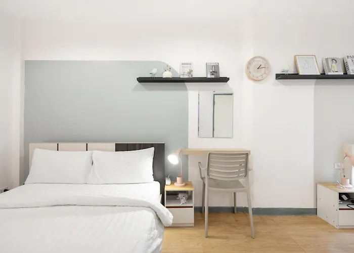 Spacious 4brtownhouse Bts Onnut 10 Sleeps With Parking Bangkok