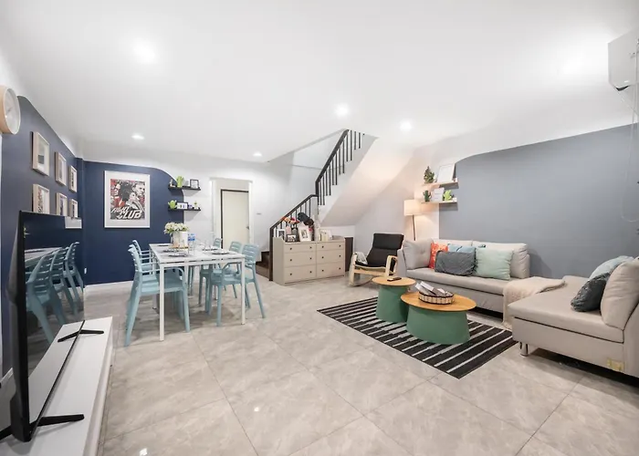 Spacious 4brtownhouse Bts Onnut 10 Sleeps With Parking Apartamento Bangkok