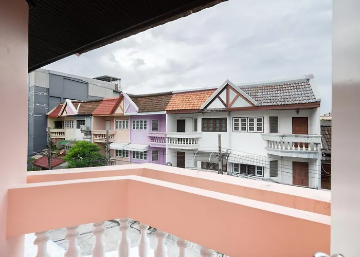 Spacious 4brtownhouse Bts Onnut 10 Sleeps With Parking * Bangkok