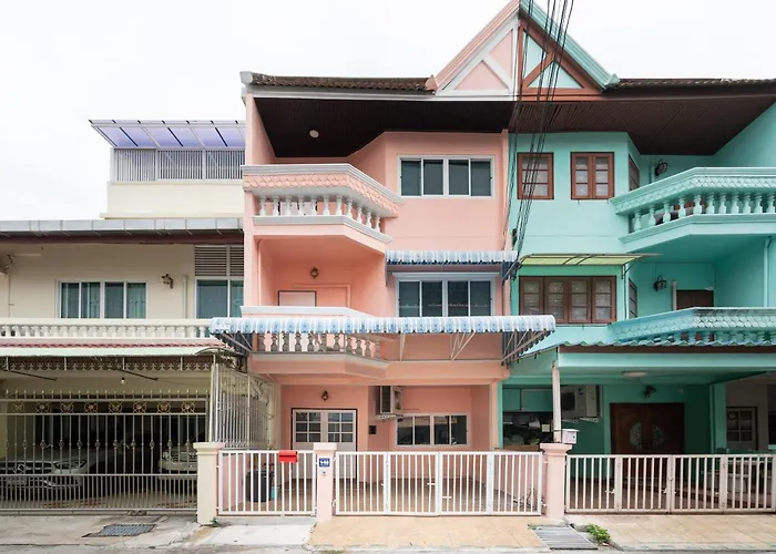 Spacious 4brtownhouse Bts Onnut 10 Sleeps With Parking